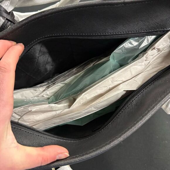 New Michael Kors Black Jet Set Travel Large Saffiano Leather Tote Bag - Picture 8 of 9